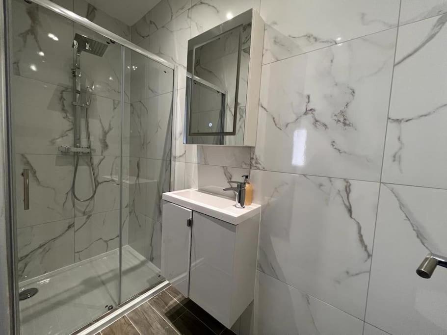 Star London Finchley Road 1-Bed Hideaway Apartman Kültér fotó