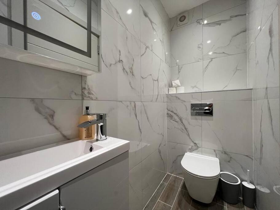 Star London Finchley Road 1-Bed Hideaway Apartman Kültér fotó