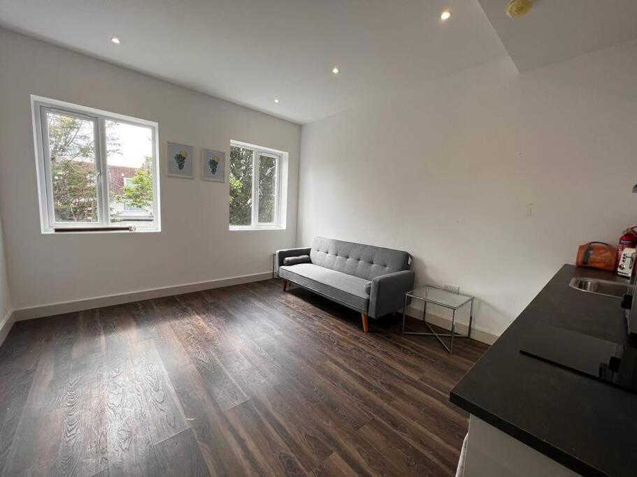 Star London Finchley Road 1-Bed Hideaway Apartman Kültér fotó